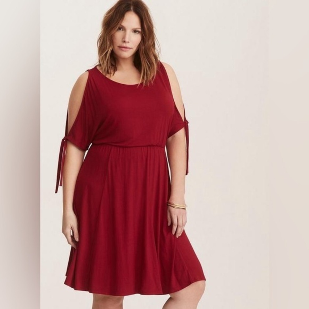 Women’s torrid 1 Red Cold Shoulder Jersey Skater Dress